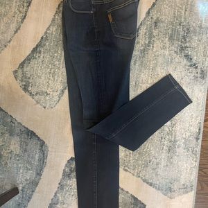 Paige Skyline Skinny Jeans. Size 28